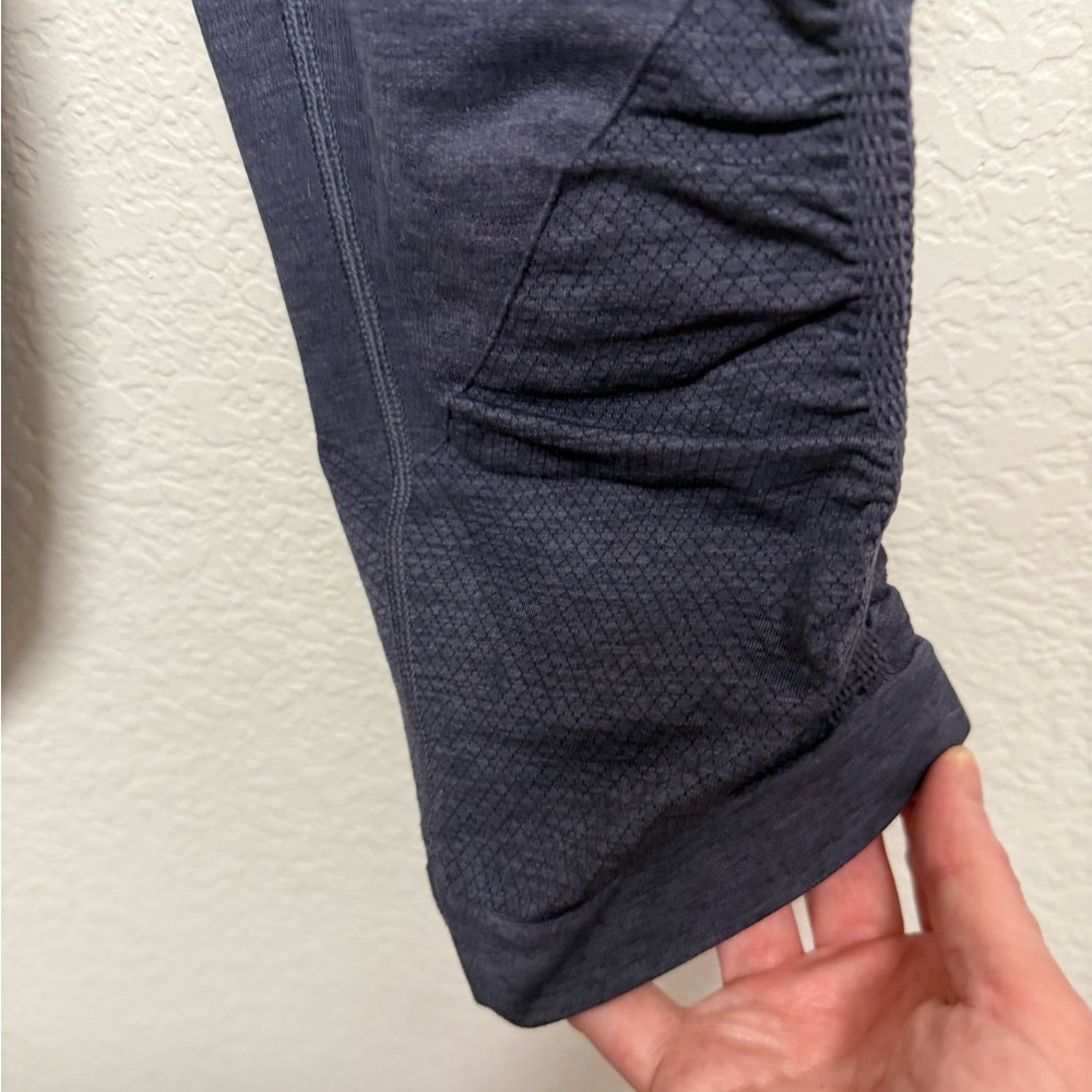 lululemon athletica Stretchy Women’s Blue Gray Bottoms medium - Picture 2 of 4